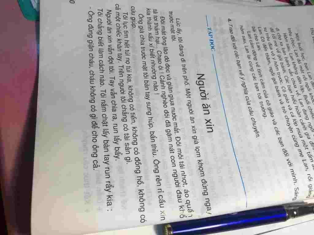 tom-tat-lai-cau-chuyen-nguoi-an-in-lop-4-sgk-trang-30